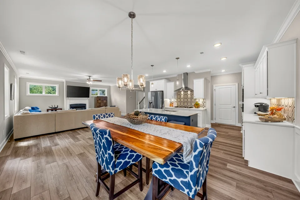 Dining area beside the open kitchen