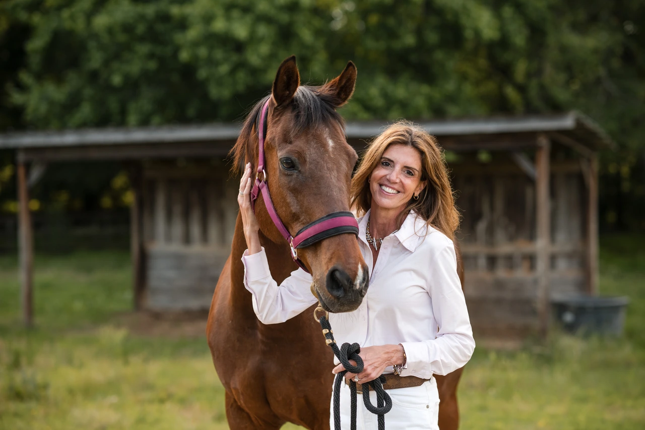 Hooves & Homes
